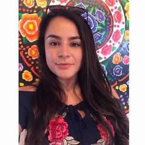 Meet your Posher, Yessenia